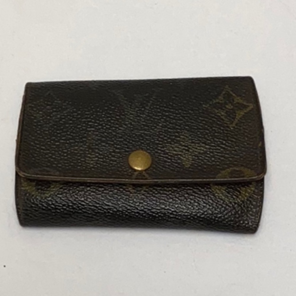 Louis Vuitton 6 Key Holder